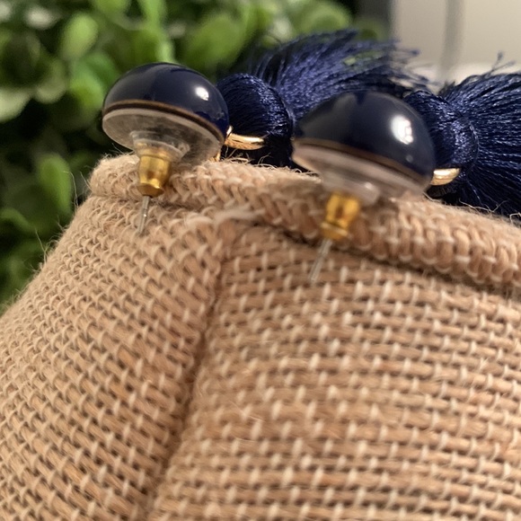 🌻Three Tier Tassel Post Earrings - Picture 4 of 7